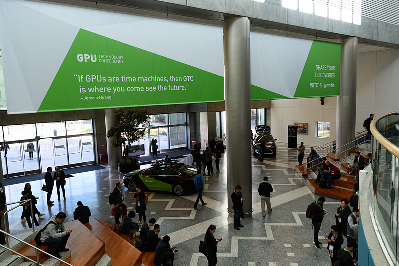 GTC 2018が開催されているSan Jose McEnery Convention Center。自動運転車がお出迎え