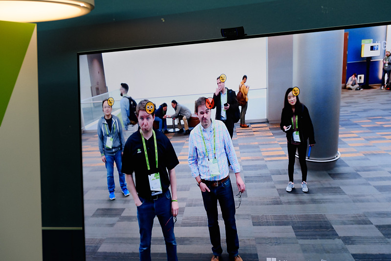 当然、変顔に挑戦してその反応を確かめたくなる