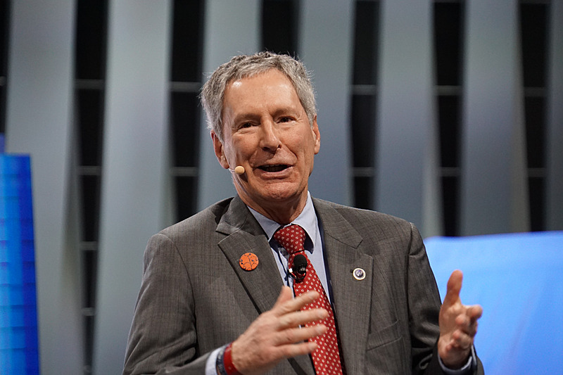 SUBARU OF AMERICA,INC PRESIDENT&CEO Tom doll氏