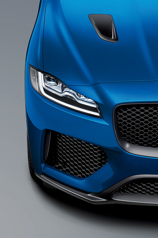 F-PACE SVRのエクステリア