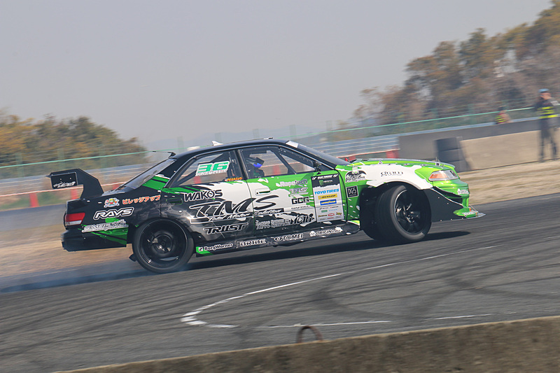 午前中に行なわれた、単走や慣熟走行のドリフトシーン