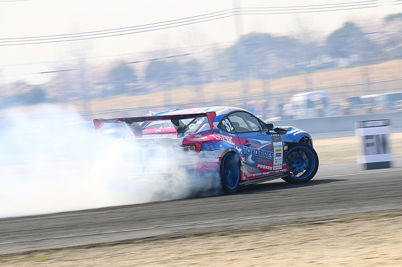 午前中に行なわれた、単走や慣熟走行のドリフトシーン