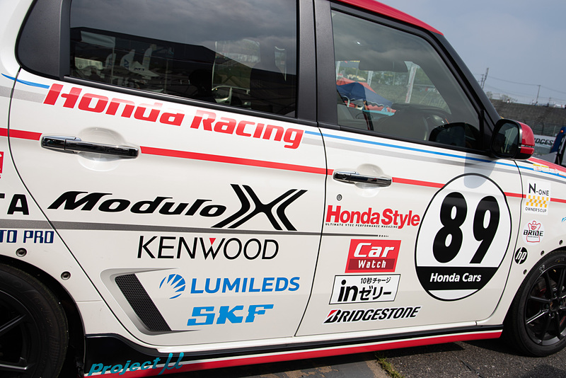 側面にもCar Watchロゴ。ホンダスタイルもよろしくね