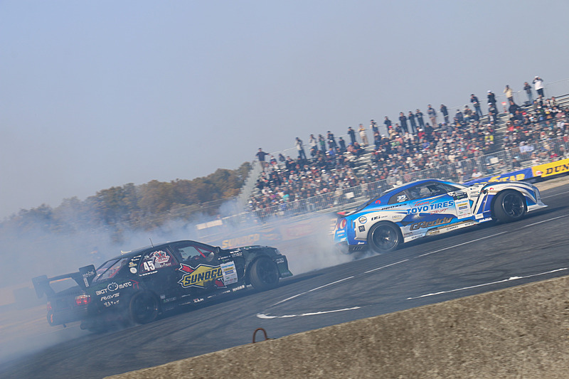 追走決勝の走行1本目、川畑選手はテンションの高いドリフト走行で大きくリード。ポイントでリードして畑中選手にプレッシャーをかけたのだが……