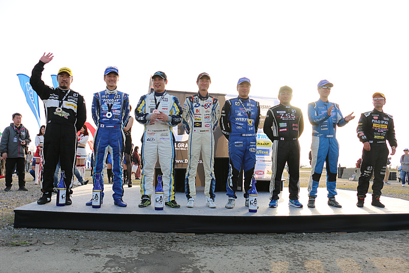 シーズン初戦で追走のベスト8になった8選手には、翌日開催の第2戦で予選が免除されるシード権が与えられる