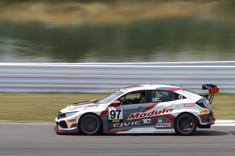 ST-TCRクラスのホンダシビックTCR（FK8）