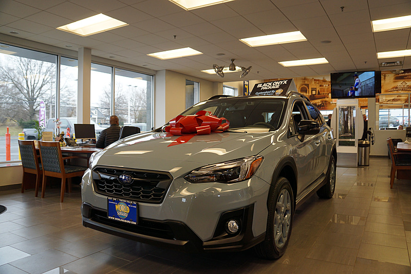 店内には「XV」「アウトバック」「フォレスター」が展示されていた