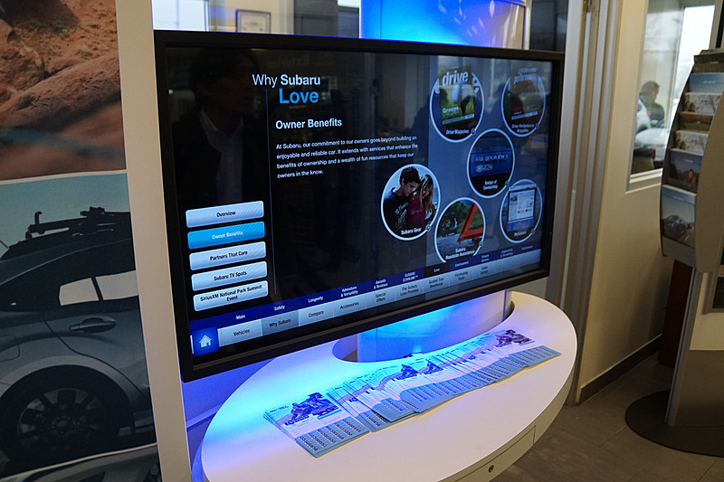 SOAが展開する自分のクルマに趣味などを組み合わせたバッヂをプレゼントするキャンペーンなど、ユーザーとディーラーのかかわりを深めるコンテンツを展開する