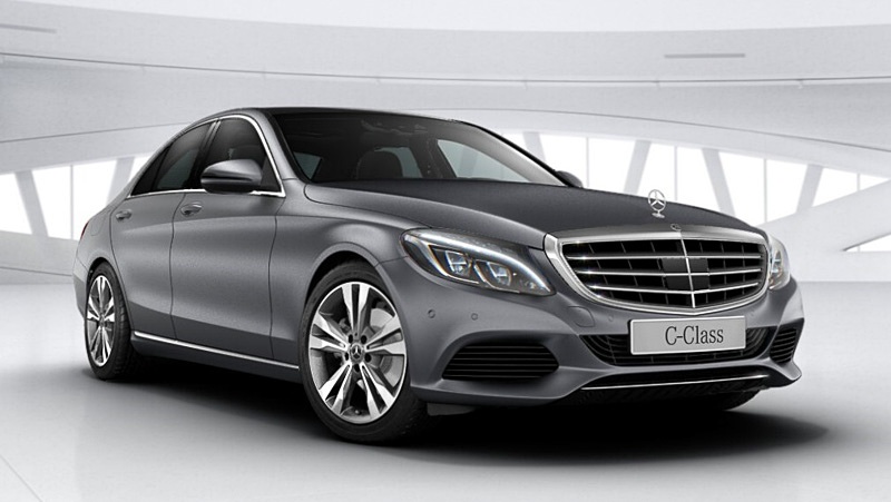 C 200 Exclusive Beige Limitedは左ハンドル仕様のみの設定。ボンネットには“スリーポインテッドスター”が配される。写真のボディカラーは「セレナイトグレー」