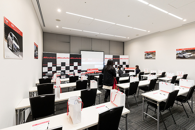 いつもは編集部のある神保町三井ビルディングで開かれる神保町フリーミーティングだが、今回はTKPガーデンシティPREMIUM神保町での開催。参加者はいつものようにCar Watch誌上で募集。多数の応募の中から抽選で選ばれた読者の方に参加していただいた