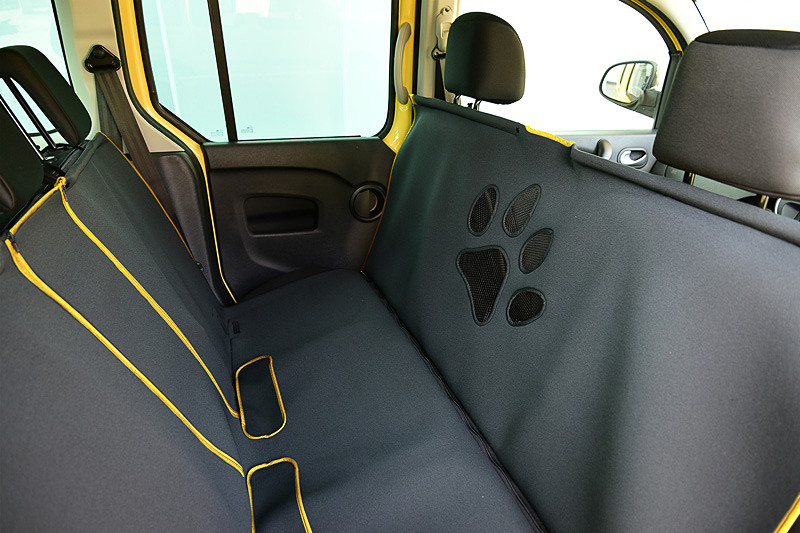 カングー ウィズ ペットの購入者全員にプレゼントされる「ペットシートマット」