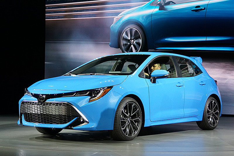 ニューヨーク国際自動車ショーで世界初公開された新型「カローラ ハッチバック」（米国仕様）