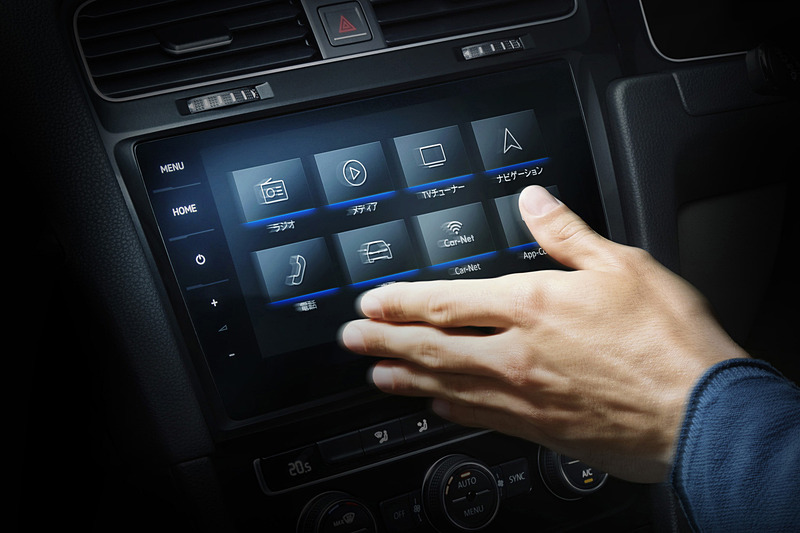 純正インフォテイメントシステムはベースモデルで標準装備する「Composition Media」に代え、9.2インチディスプレイを備えてジェスチャーコントロールにも対応する「Discover Pro」を装着