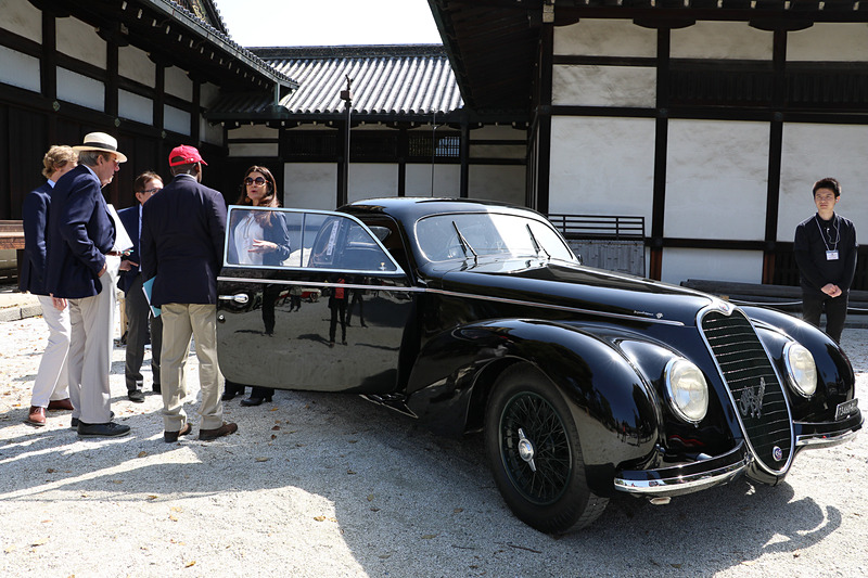 クラシックカーを得意とする海外のジャーナリストなどを招き、展示されたクラシックカーの美を審査