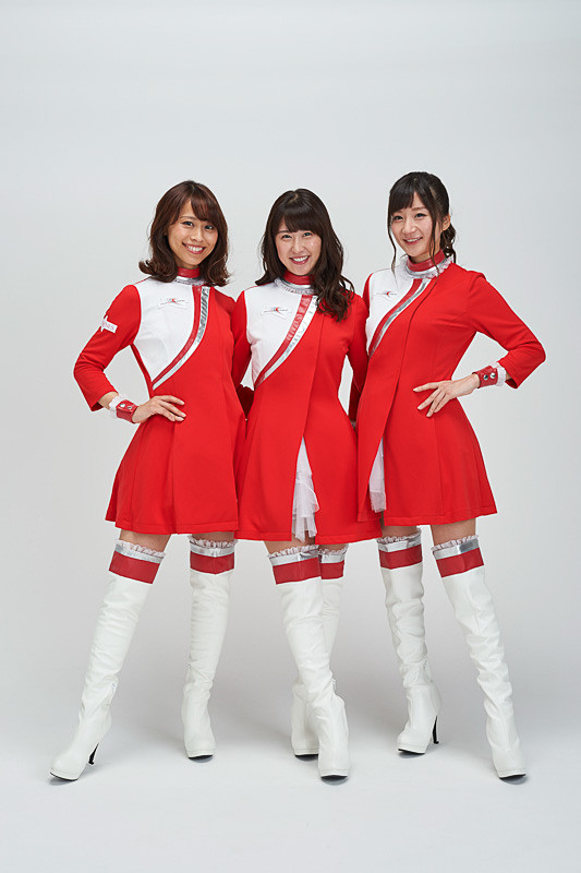 左から、茜音さん（1990年11月1日生まれ。身長158cm。趣味：散歩、ショッピング、プチ1人旅）、村井さん（1992年5月12日生まれ。身長155cm。趣味：ウォーキング、ダンス）、藤間さん（1990年1月4日生まれ。身長162cm。趣味：スポーツ観戦、釣り、散歩）