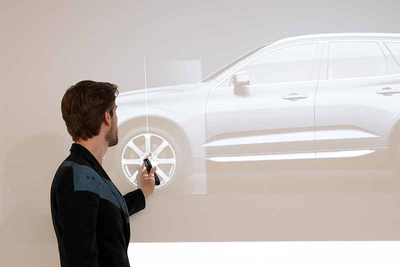 フロントアクスルからダッシュボードまでの距離が絶妙。美しいプロポーションを作り出す