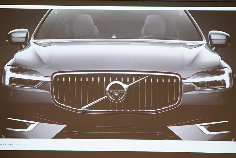 ボルボのシンボルとなっているLEDヘッドライトの「トールハンマー」デザイン