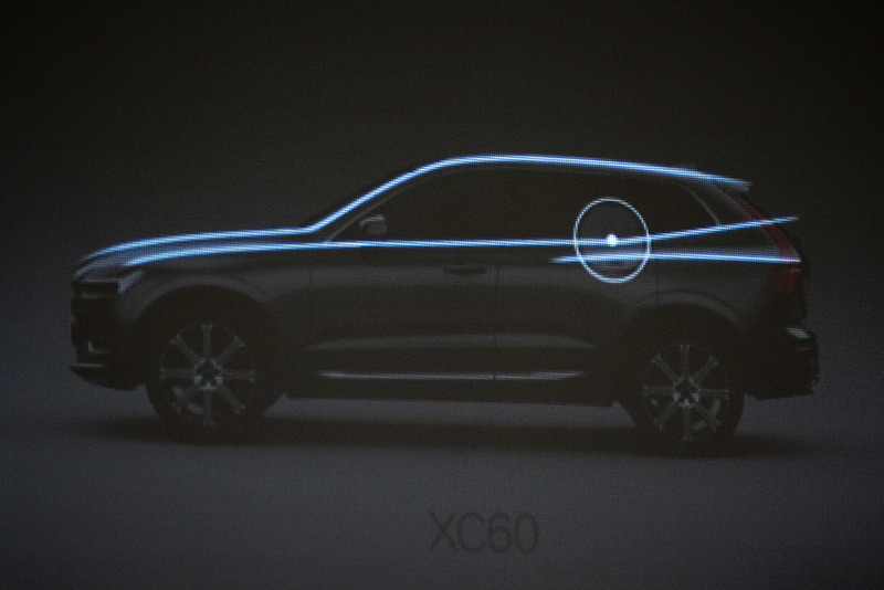 XC60。角度が少し鋭角になっている
