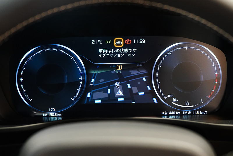 全車標準装備のデジタル液晶ドライバー・ディスプレイ