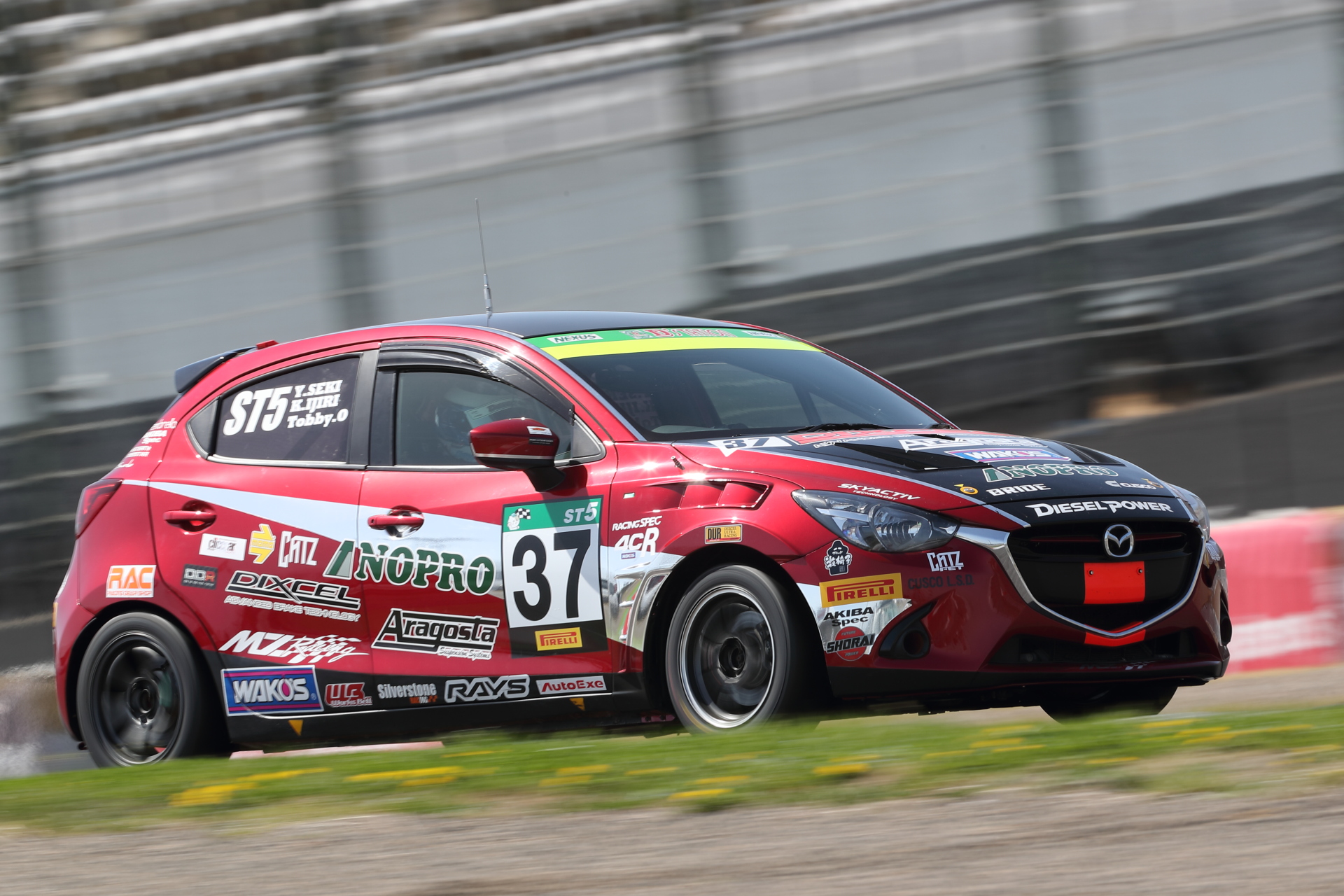 4位 No.37 DXLワコーズNOPROデミオSKY-D（DJ5FS）関豊/井尻薫/大谷飛雄