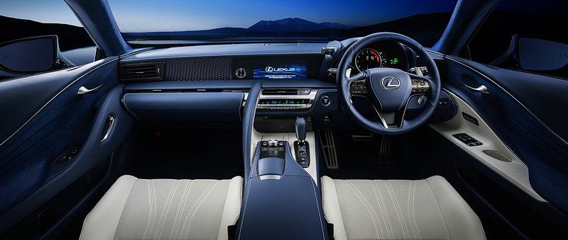 専用内装色の「ブルーモーメント」