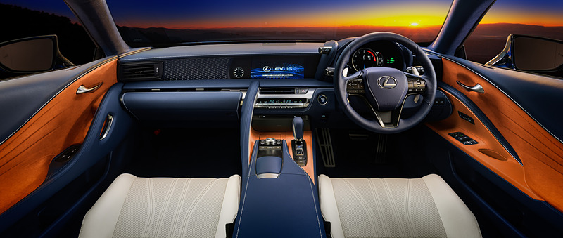 通常は“L package”専用オプションの「ブリージーブルー」