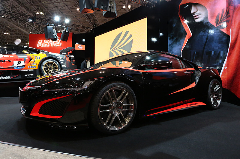 「AR-01」を装着するNSX