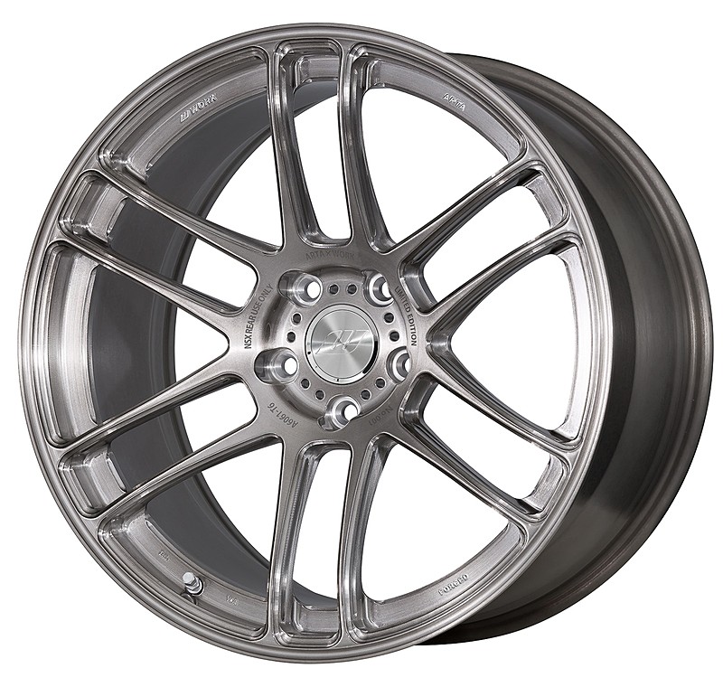 「トランスグレーブラッシュド」のフロント用は26万8000円/本（税別）、リア用は28万8000円/本（税別）