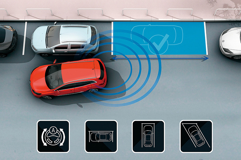 ステアリング操作を車両に任せ、ドライバーはアクセルとブレーキを操作するだけで駐車できる「イージーパーキングアシスト」