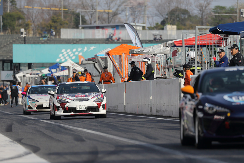 ガス欠症状を引き起こさないよう、予選はガソリンをシッカリと積んでアタックすることに