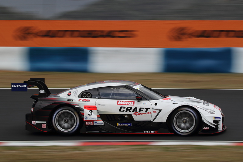 ニッサン勢の最上位、3号車 CRAFTSPORTS MOTUL GT-R（本山哲/千代勝正組）