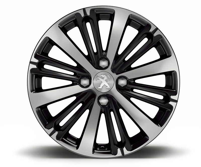 2トーン仕様の16インチアロイホイール