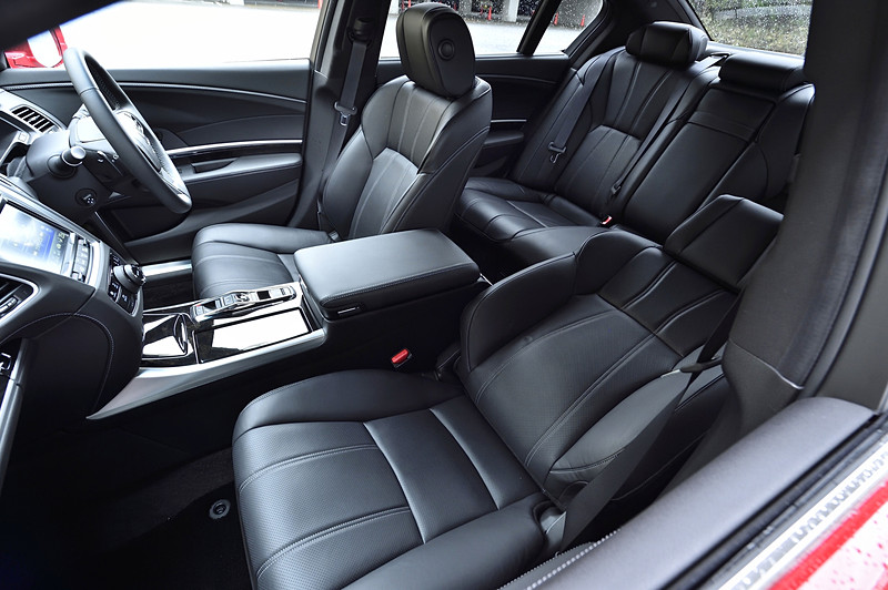 「プレミアムブラック」内装のインテリア