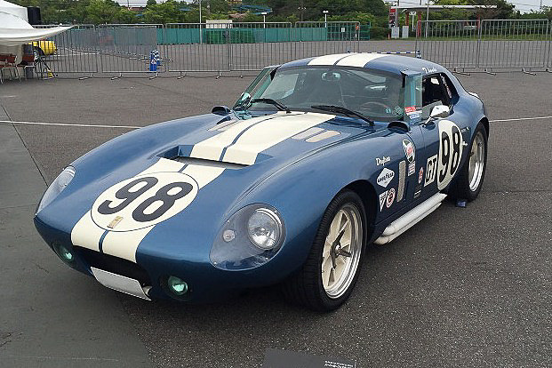 過去最多という40台以上のスーパーカーを展示