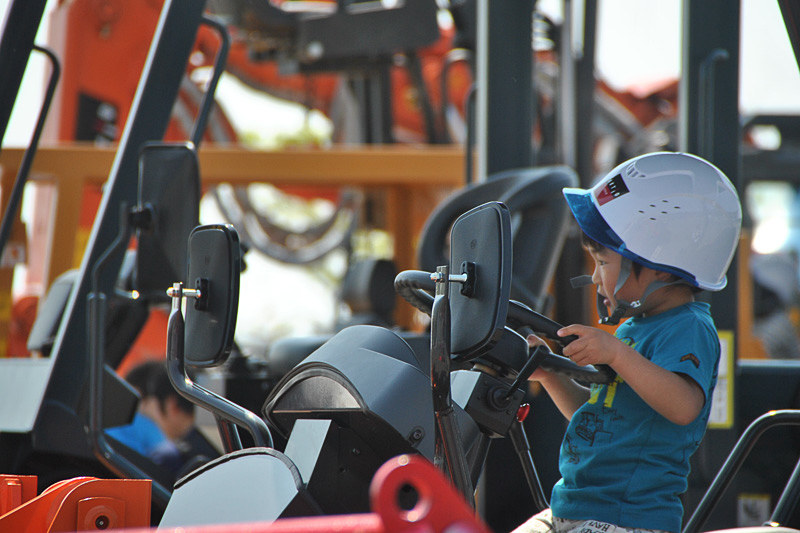 「搭乗体験」「なりきり体験」など“働くクルマ”と子供が一緒に楽しめるイベントを実施