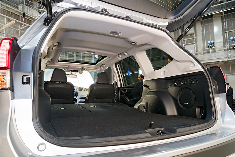 リアの最大開口幅は1166mmから1300mmへと大きく拡大。積載性を大幅に向上させている