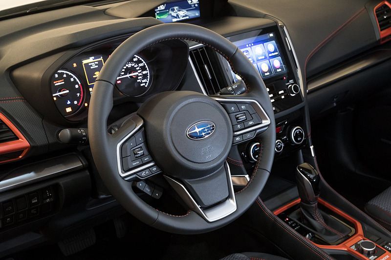 SI-DRIVEは「I」と「S＃」の2モード。S＃はスポーティな走りが楽しめるセッティングになっているという。こちらもパドルシフトを装備