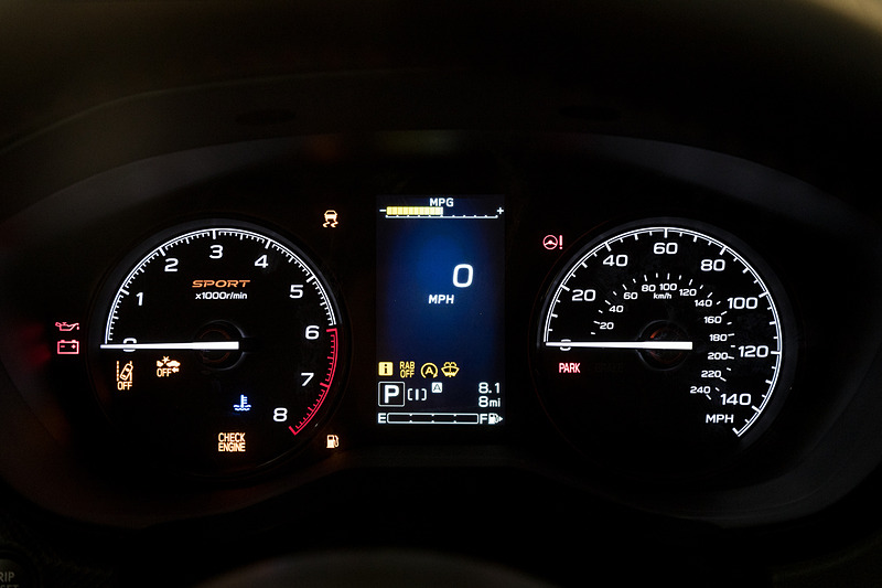 メーターパネルにもSPORTの文字が入り差別化