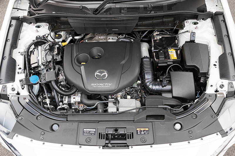 商品改良後のSKYACTIV-D 2.2では、最高出力140kW（190PS）/4500rpm、最大トルク450N･m（45.9kgf･m）/2000rpmを発生し、商品改良前から15PS/30N･mアップ