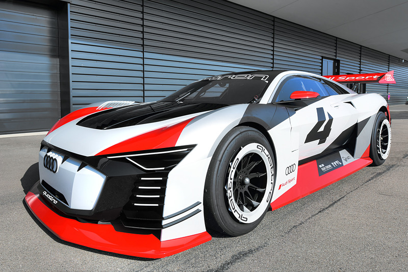 リアルサーキットを初めて走るビジョン グランツーリスモとなる、アウディ e-tron ビジョン グランツーリスモの実車