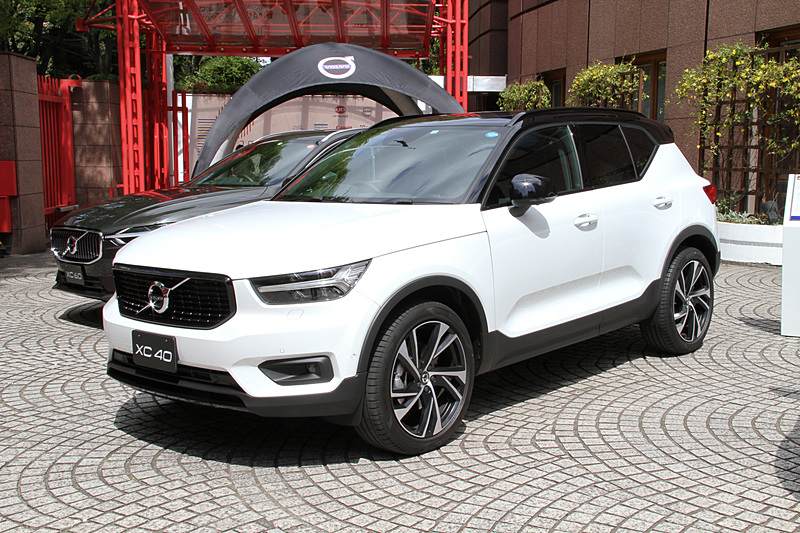 新型「XC40」の300台限定モデル「XC40 T5 AWD R-Design 1st Edition」（559万円）。すでに完売とのこと。ボディサイズは4425×1875×1660mm（全長×全幅×全高）