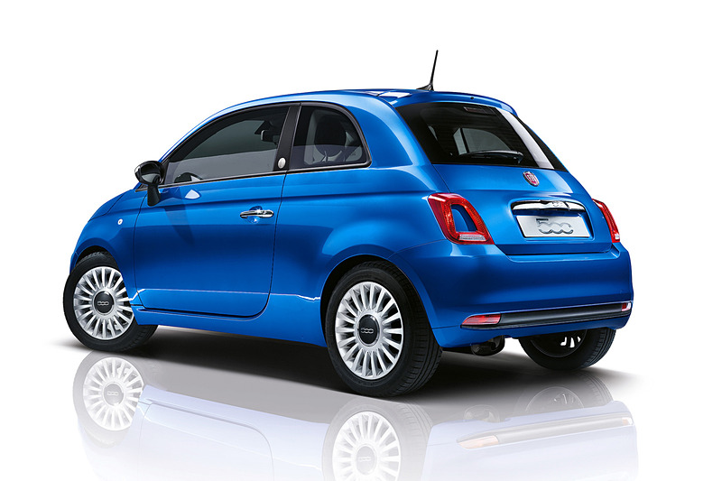 特別色のボディカラー「イタリアブルー」を採用