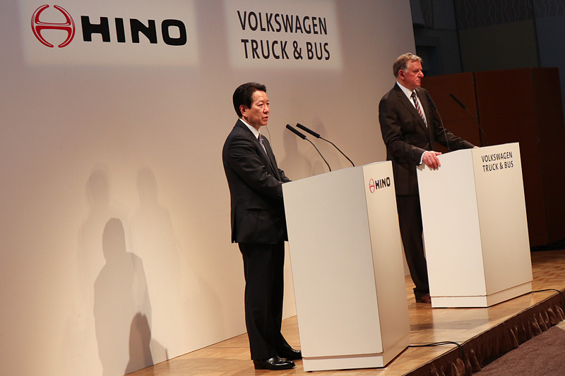 質疑応答中の両CEO