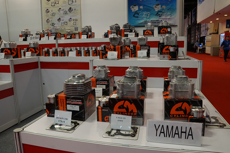 パーツの出展も目立つ