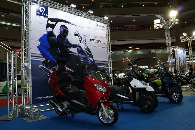 スクーターの展示