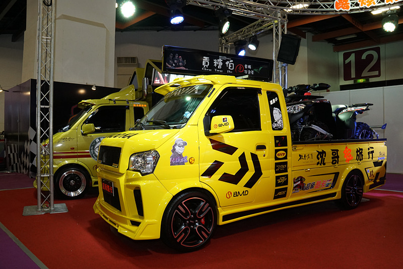 トラックのカスタマイズ