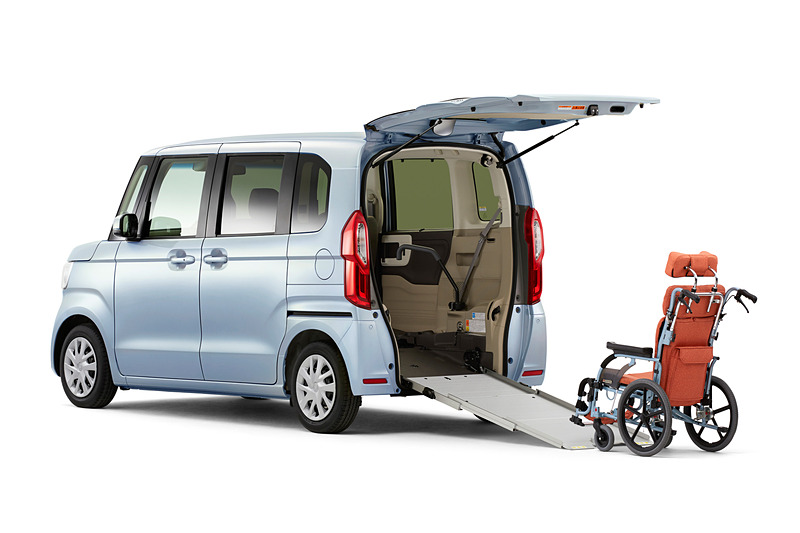 4月19日発表の新型「N-BOX スロープ仕様」を初展示