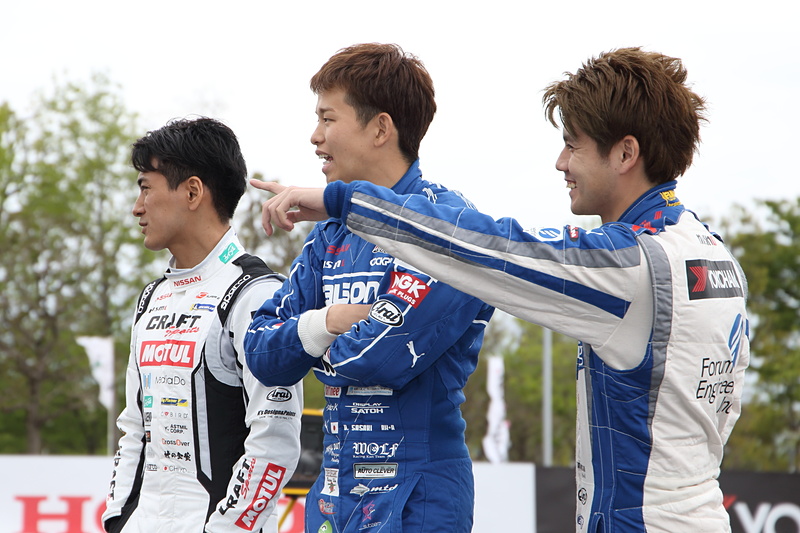 サーキットでは見られないトップドライバーの姿に触れられるのもモータースポーツジャパンの魅力だ