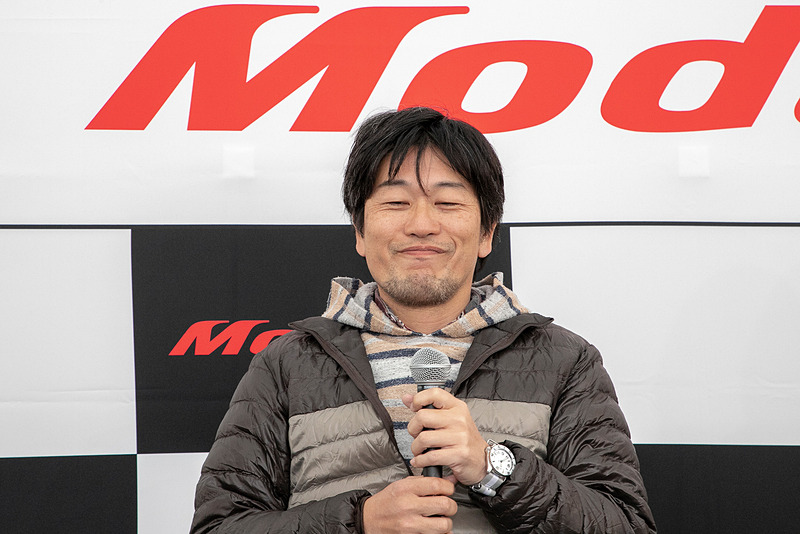 山田氏からは「SUPER GTは寒い時期から暑い時期まで1年を通して戦うので、続けて勝つことが求められるという難しさがあり、そこが面白いところです。観戦するときは自分の好きなチームを見つけて応援するとレースがより楽しめますよ。そして34号車はドライバーもクルマも魅力があるので応援しがいがあると思います」と語った