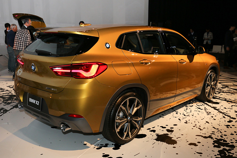 ボディサイズは4375×1825×1535mm（全長×全幅×全高）、ホイールベースは2670mm。車両重量はX2 sDrive18iが1500kg、X2 xDrive20iが1620kg